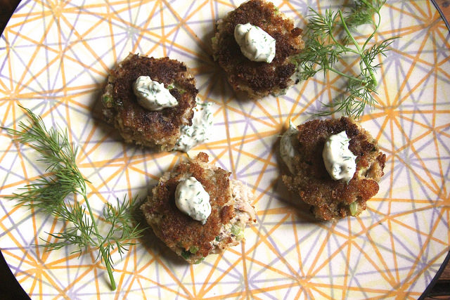 Crab Cakes with Dill Mayo