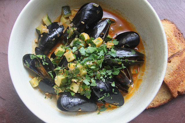 Mussels with Zucchini and Paprika