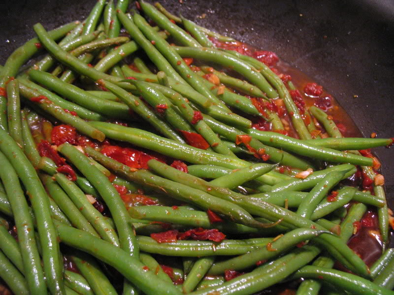 Sundried Tomato-Braised Green Beans